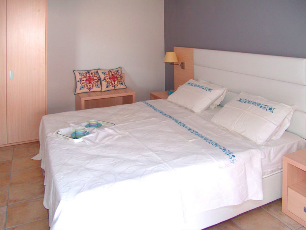 Aparthotel Enalia Gi Límni Exterior foto